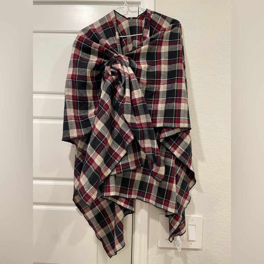 Kavu Women’s One Size Shawl Wrap Red Black Plaid Cozy Warm Cabincore